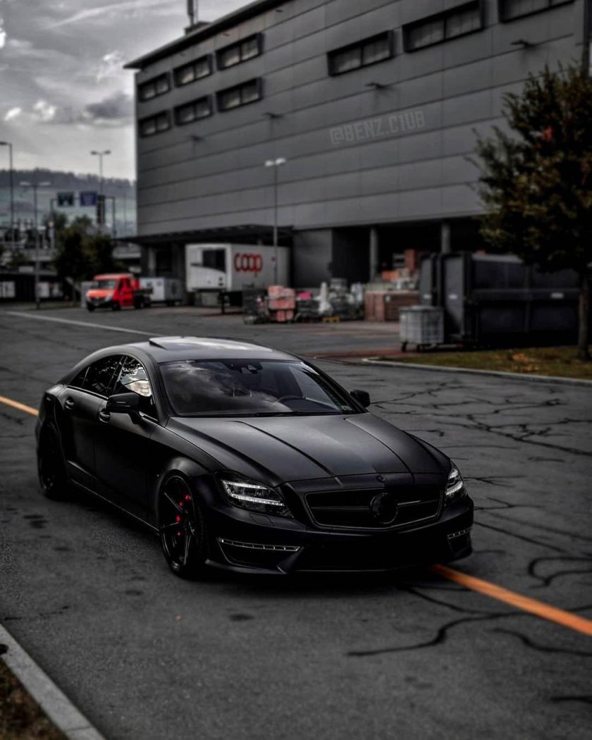 Mercedes benz cls 63 amg black