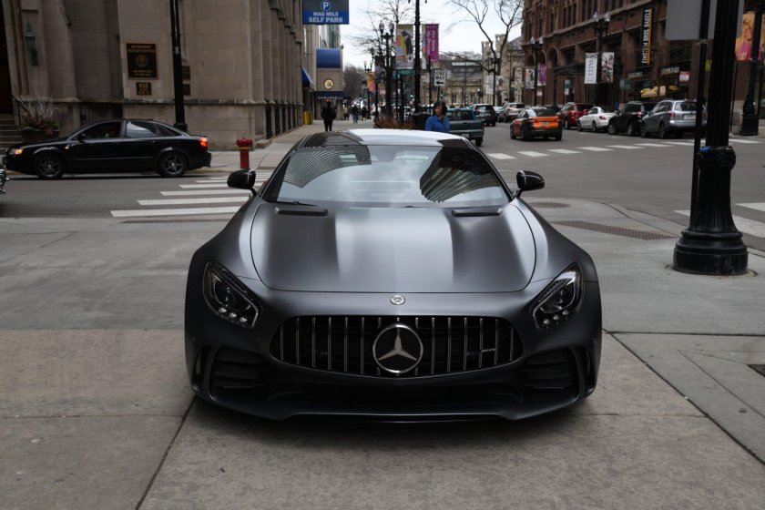 Mercedes AMG GTR черный
