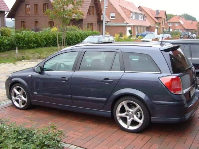 Opel Astra h Caravan r18