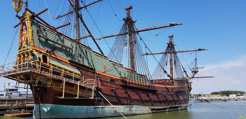 Галеон Батавия