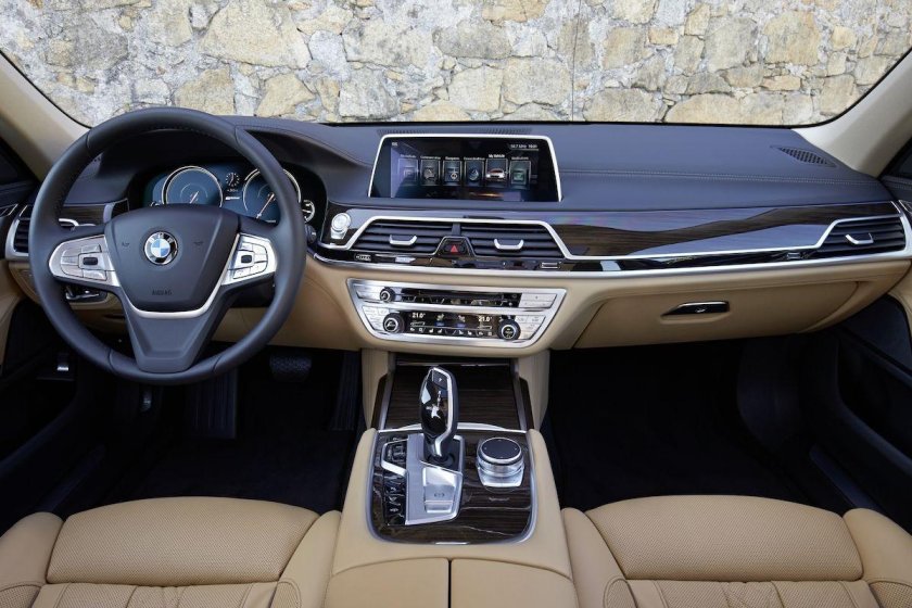 BMW 7 2016