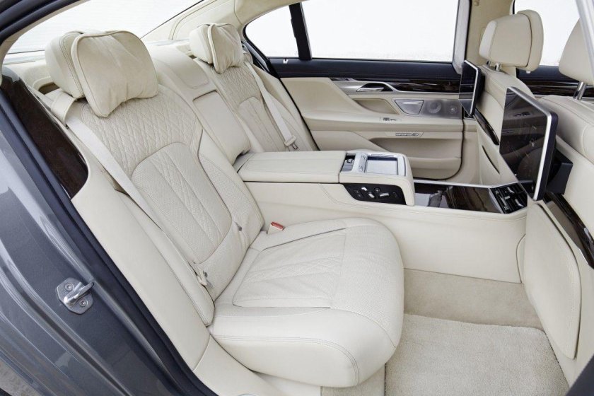 BMW 750 li XDRIVE салон