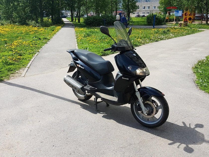 Скутер Benelli 250