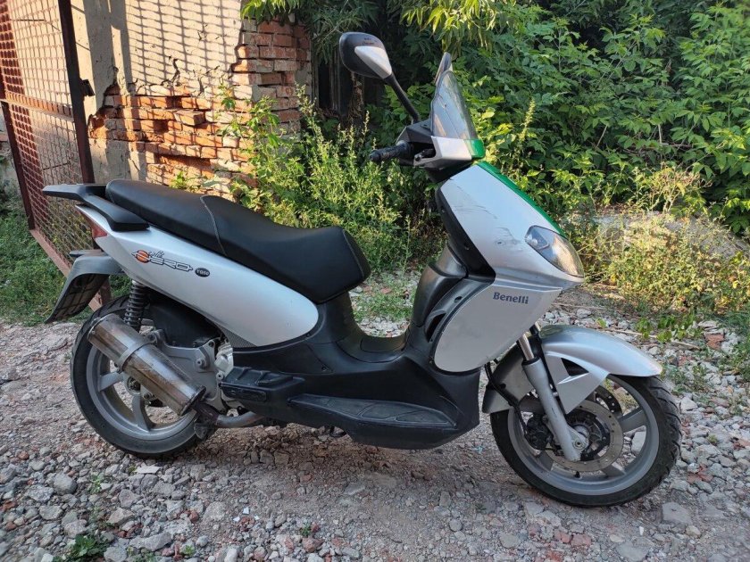 Скутер Benelli 250