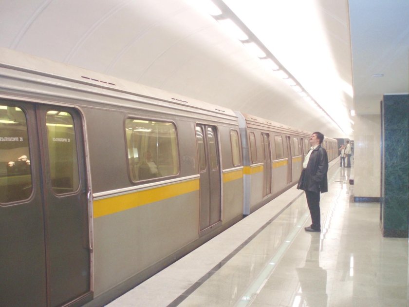 Метропоезд яуза