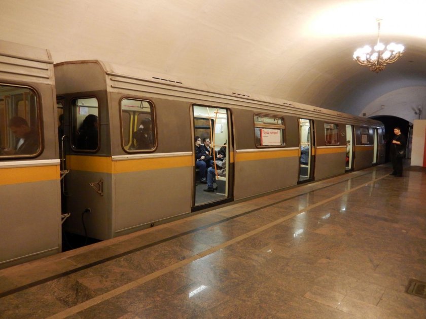 Поезд метро Яуза