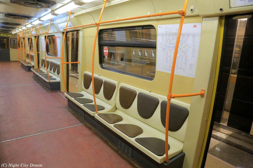 Вагон метро