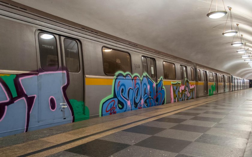 Поезд метро Яуза