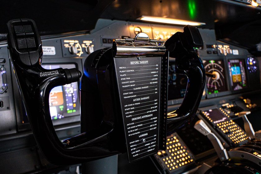 Боинг 777 кабина пилота