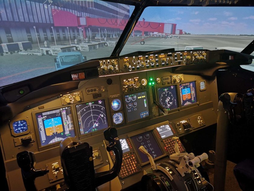 Авиатренажер 737