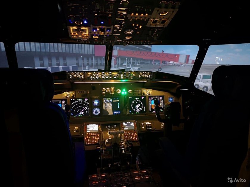 Кабина Boeing 737 авиатренажер