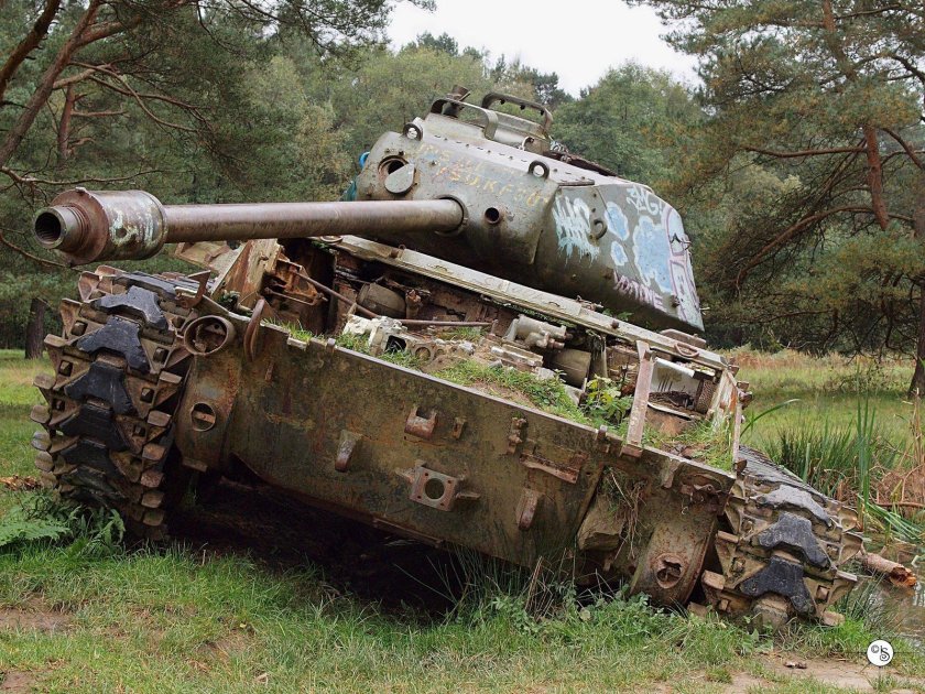 Заброшенный танк Шерман