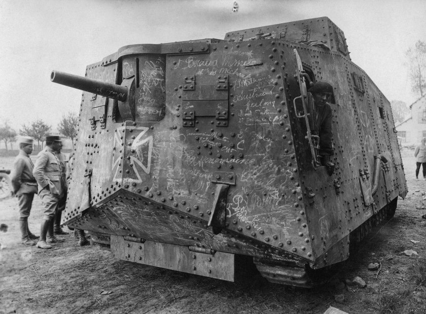 Тяжелый танк a7v