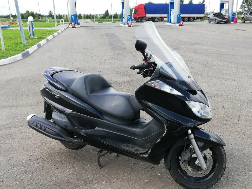 Ямаха Маджести 400