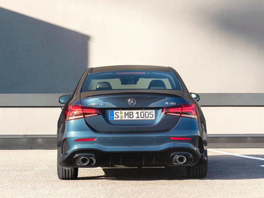 Mercedes benz a35 amg седан