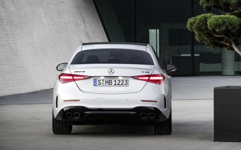 Mercedes amg c 63 s e performance