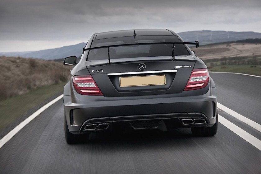 Mercedes benz c 63 amg