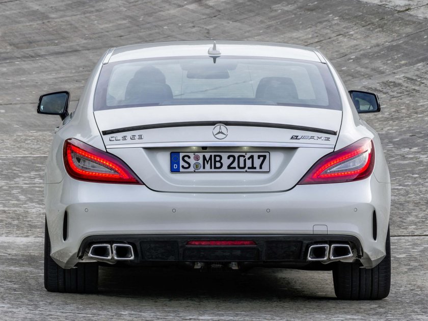 Mercedes Benz CLS 63 AMG сзади