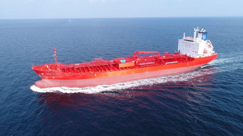 Oil/oil chemical tanker vessel