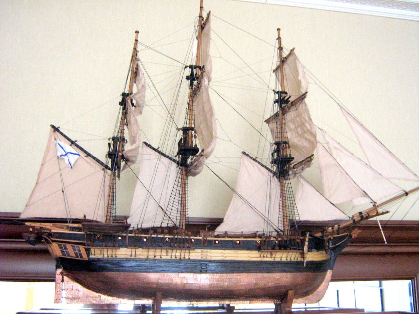 Парусный шлюп Мирный