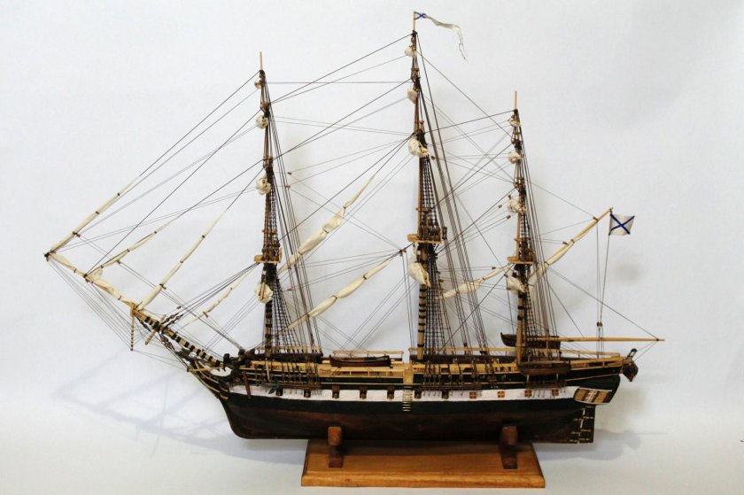 Шлюп Мирный модель