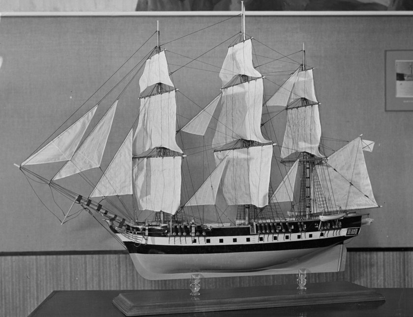 Парусный шлюп Мирный