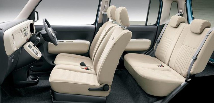 Daihatsu Mira салон