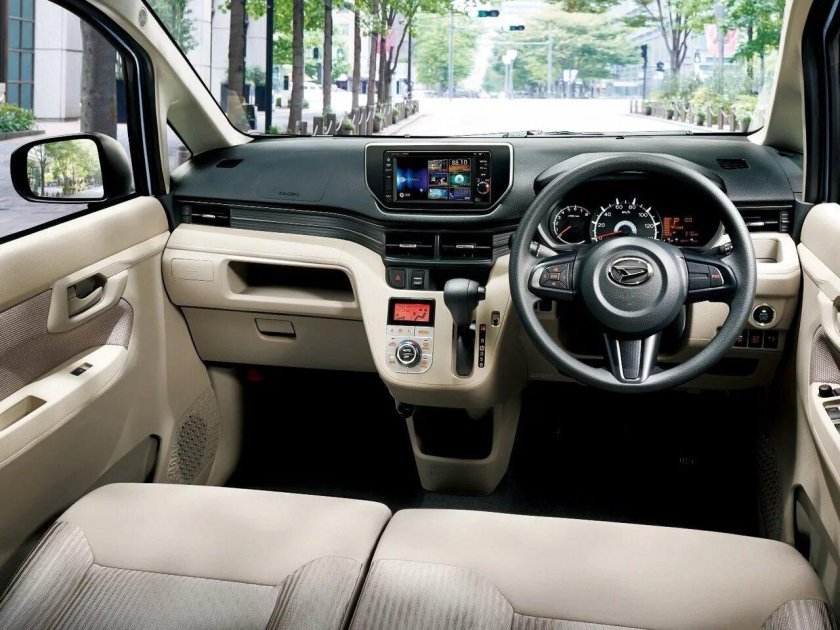 Daihatsu move Custom 2017 салон