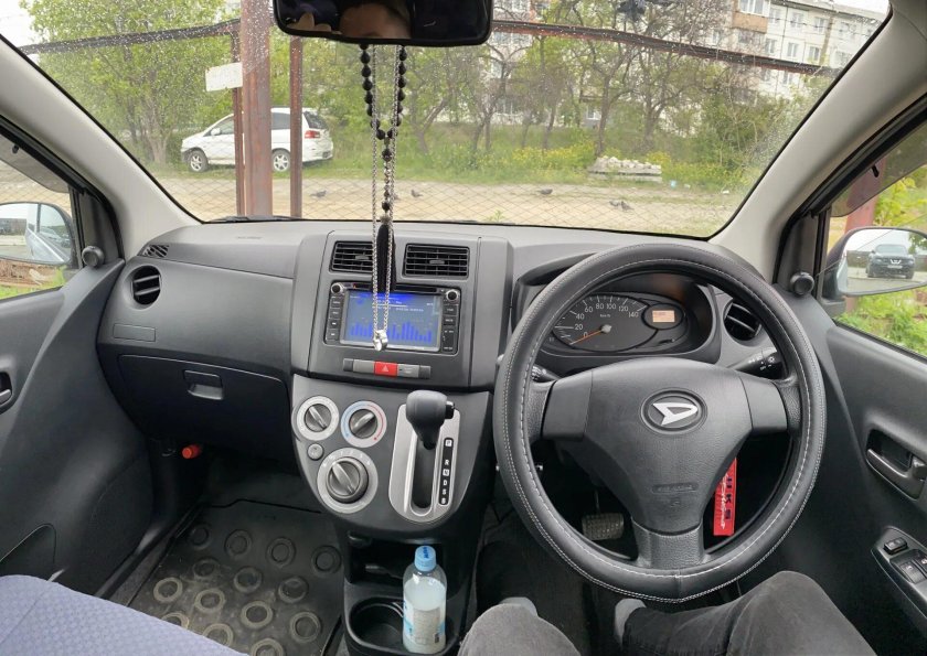 Daihatsu Mira 2012 салон