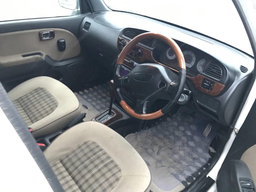 Daihatsu Mira 2003 салон