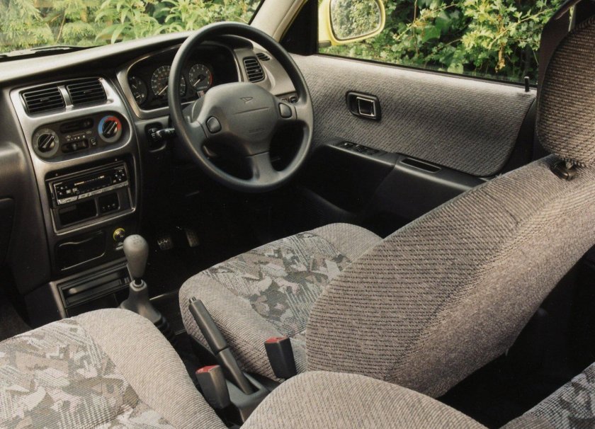 Daihatsu Sirion 1999