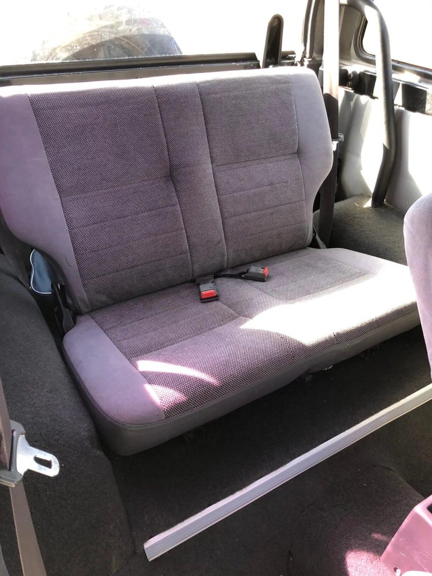 Daihatsu Feroza салон