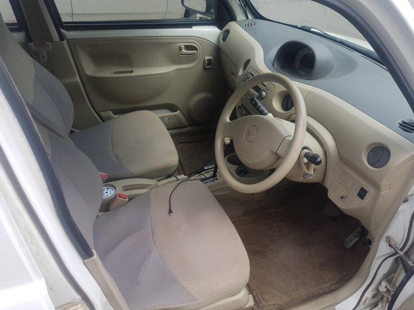 Daihatsu esse Interior