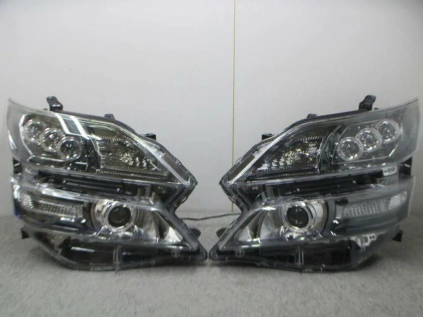 Светодиодные фары на Toyota Alphard h20