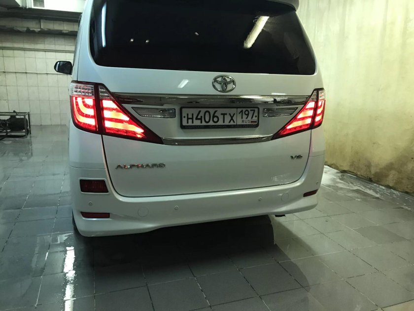 Задний фонарь альфард