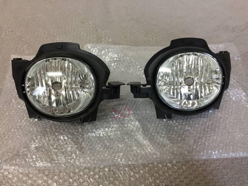 Светодиодные ПТФ Toyota Voxy zrr75