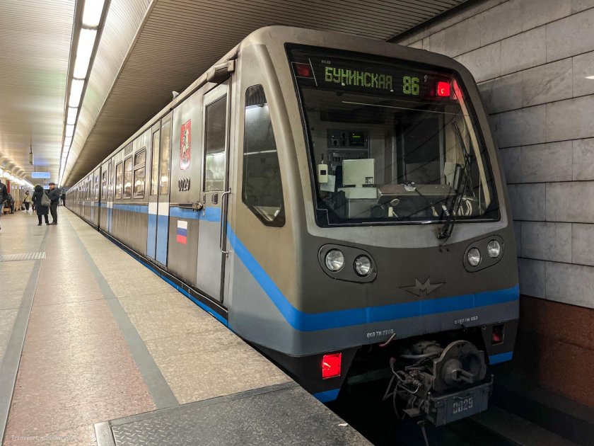 Русич поезд метро