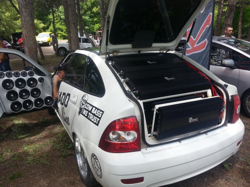 Приора 2 седан автозвук