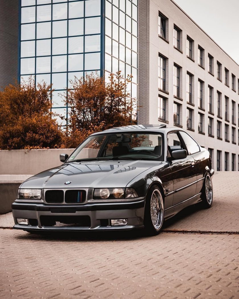 BMW e36 sedan