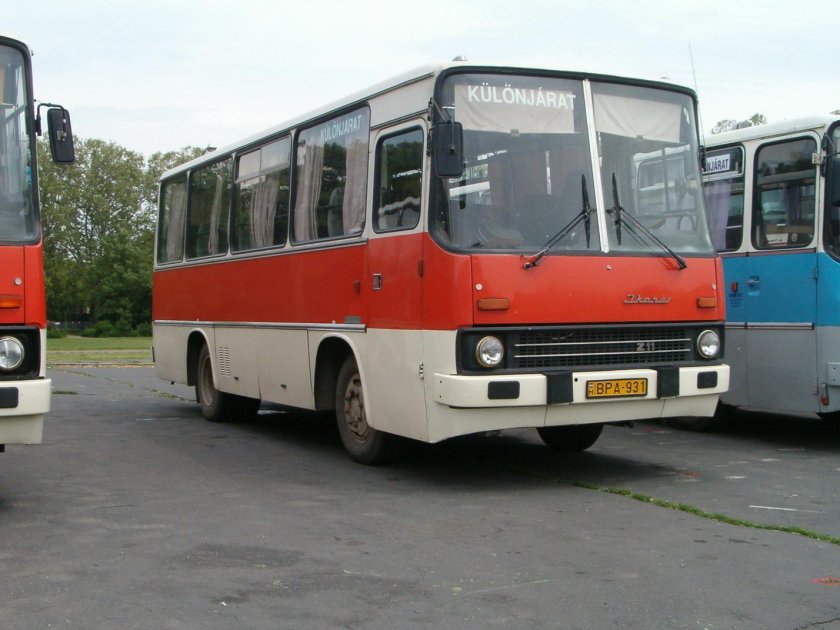 Икарус 211