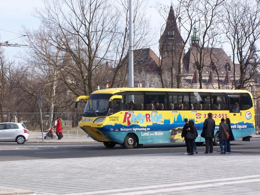 Автобус амфибия в Будапеште