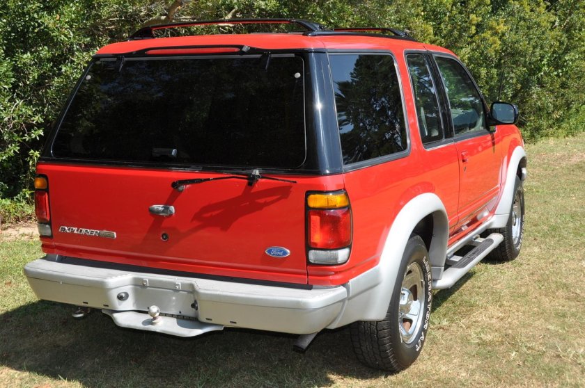 Ford Explorer 2