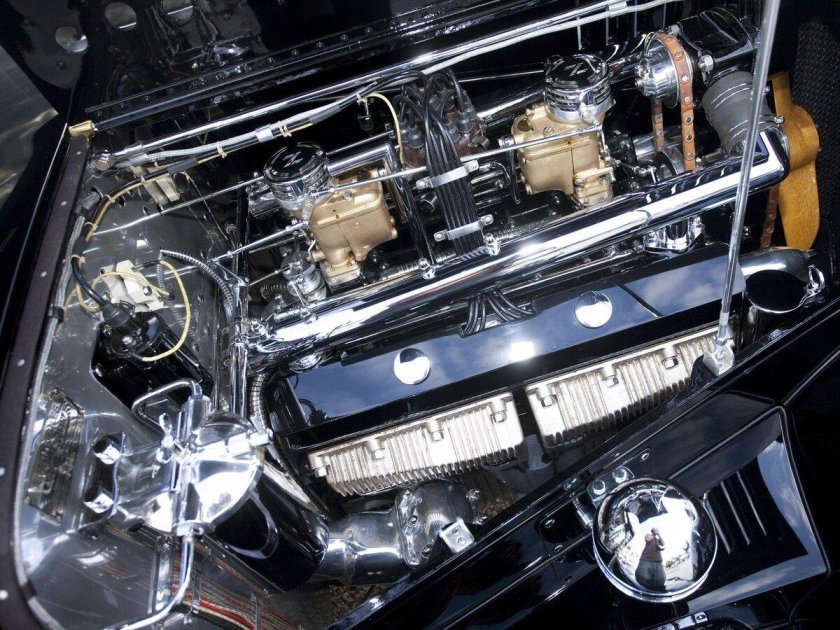 Автомобильный двигатель Вуазена