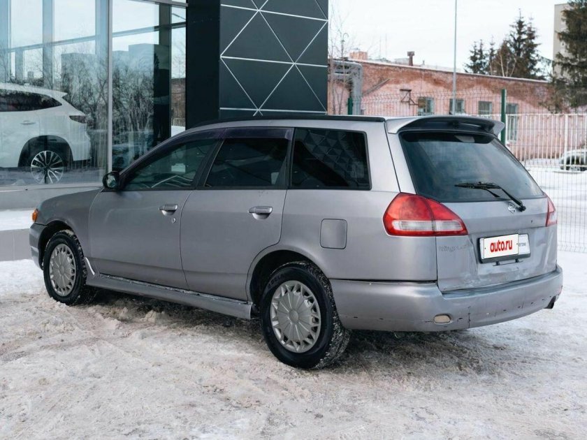 Ниссан вингроуд 2001