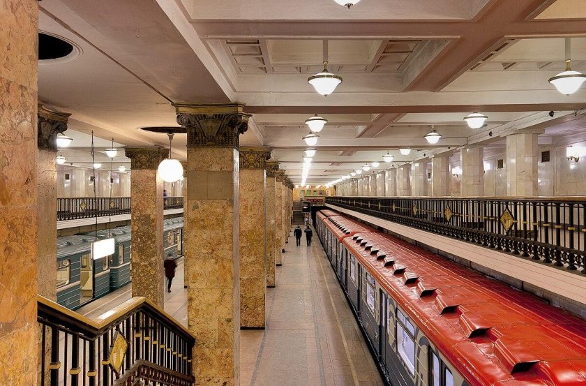 Станция Комсомольская радиальная