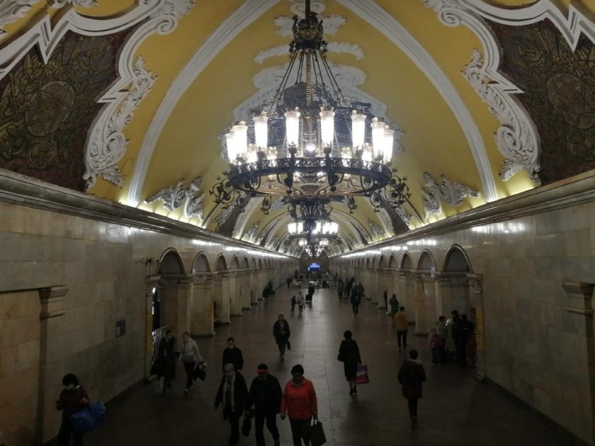 Метро Комсомольская Кольцевая