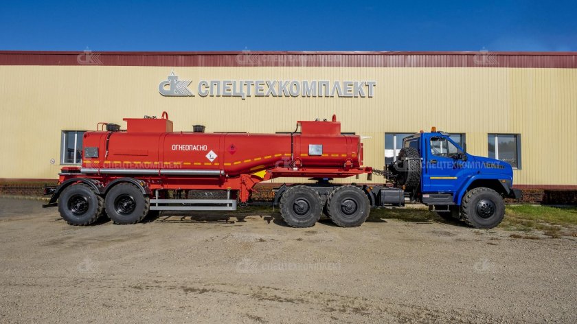 Тягач Урал 44202