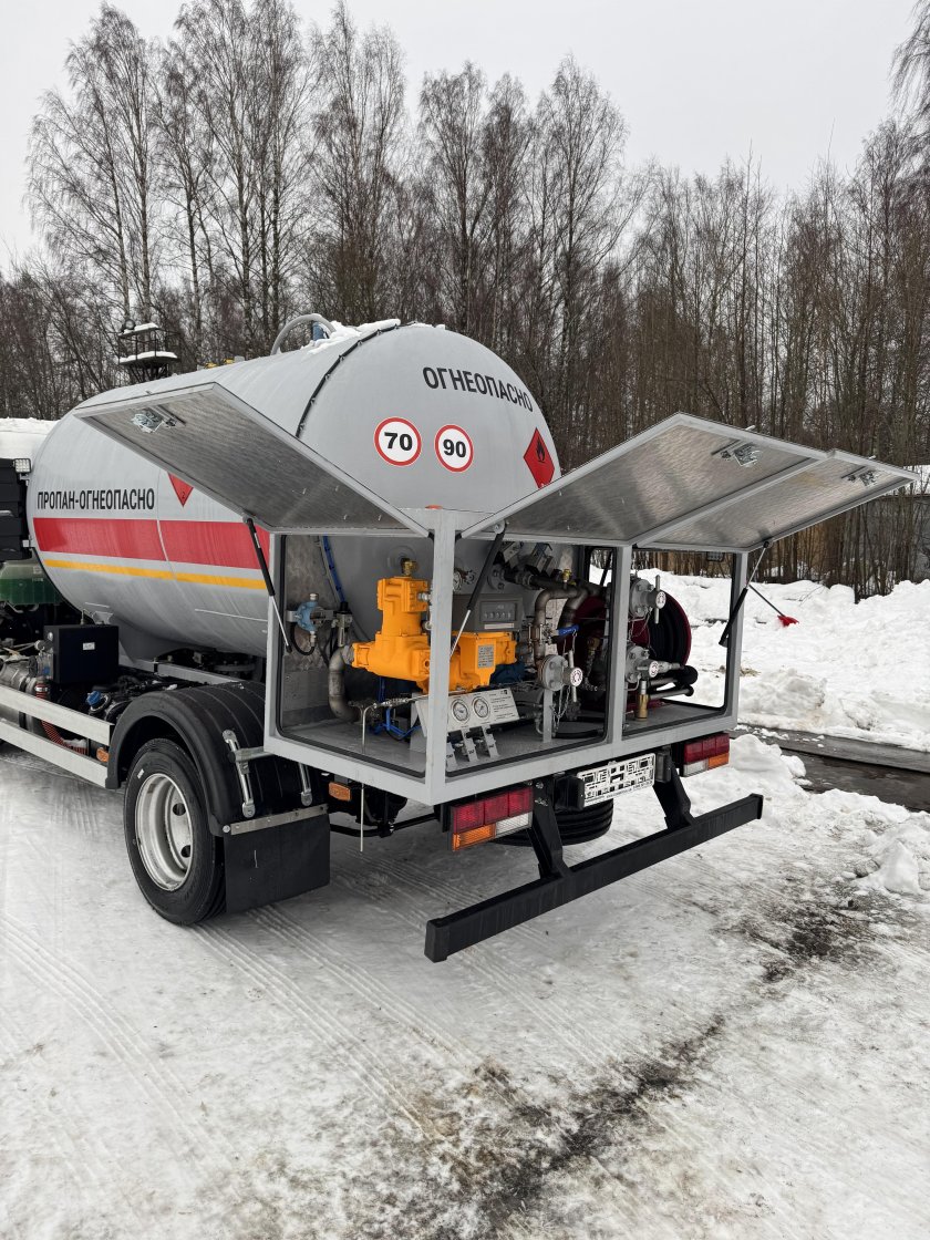 Газовоз автоцистерна ацт-06