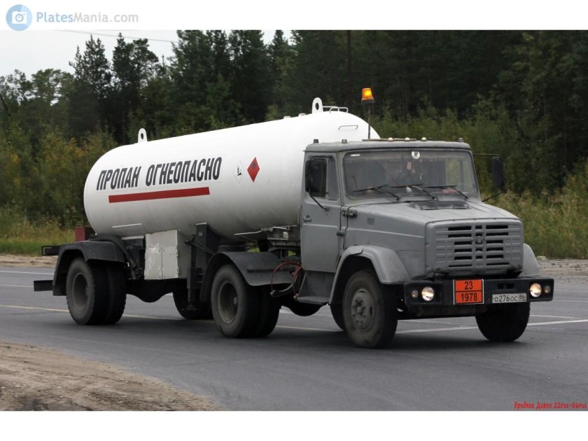 ЗИЛ 4421 тягач