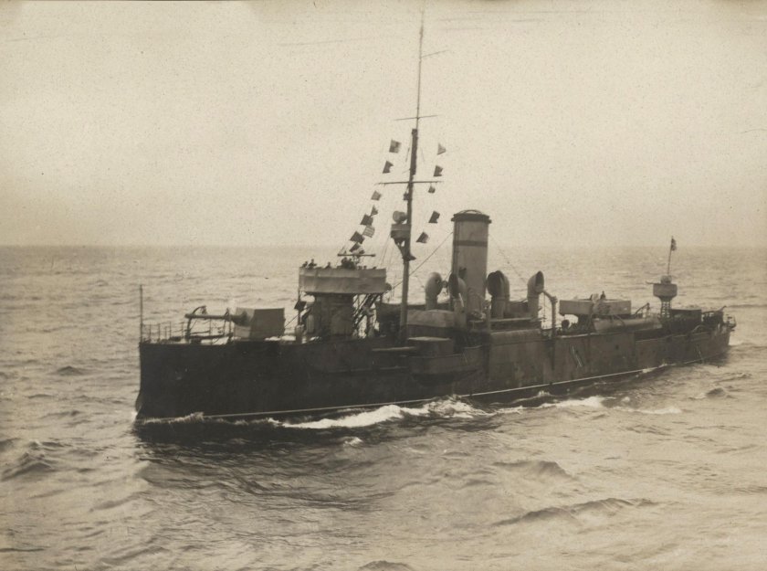 Канонерская лодка красное Знамя